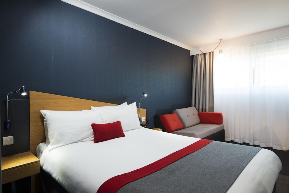 Holiday Inn Express Peterborough By Ihg Exterior foto