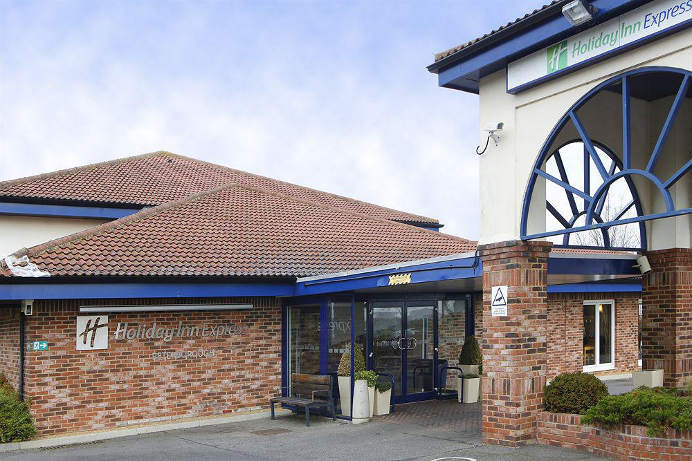 Holiday Inn Express Peterborough By Ihg Exterior foto