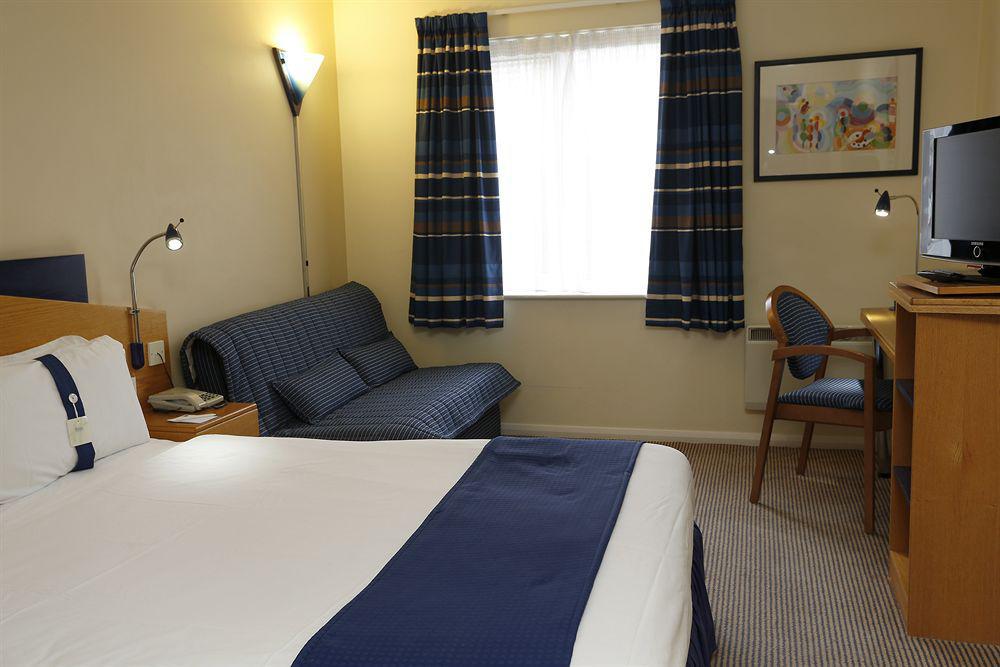 Holiday Inn Express Peterborough By Ihg Exterior foto