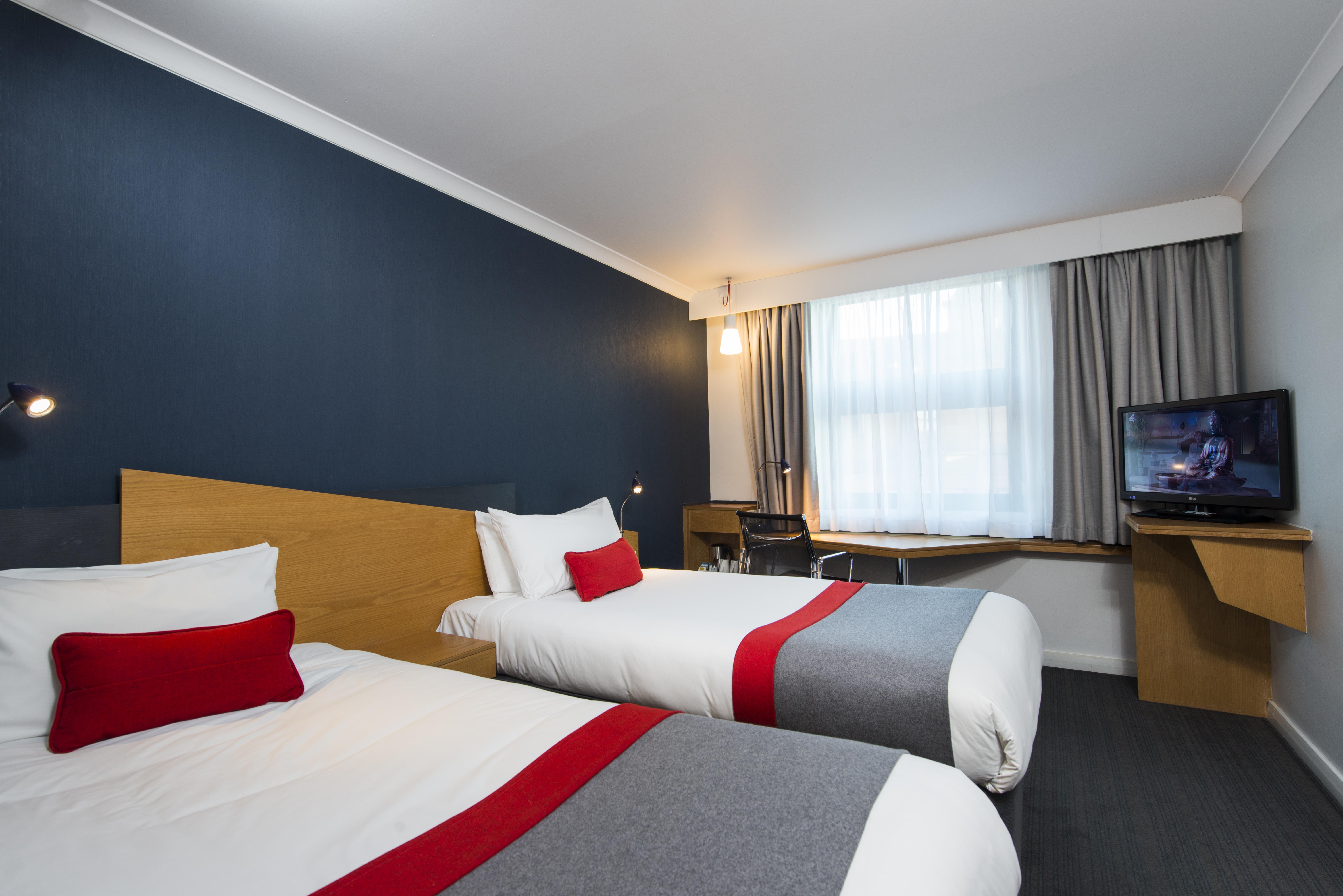 Holiday Inn Express Peterborough By Ihg Exterior foto