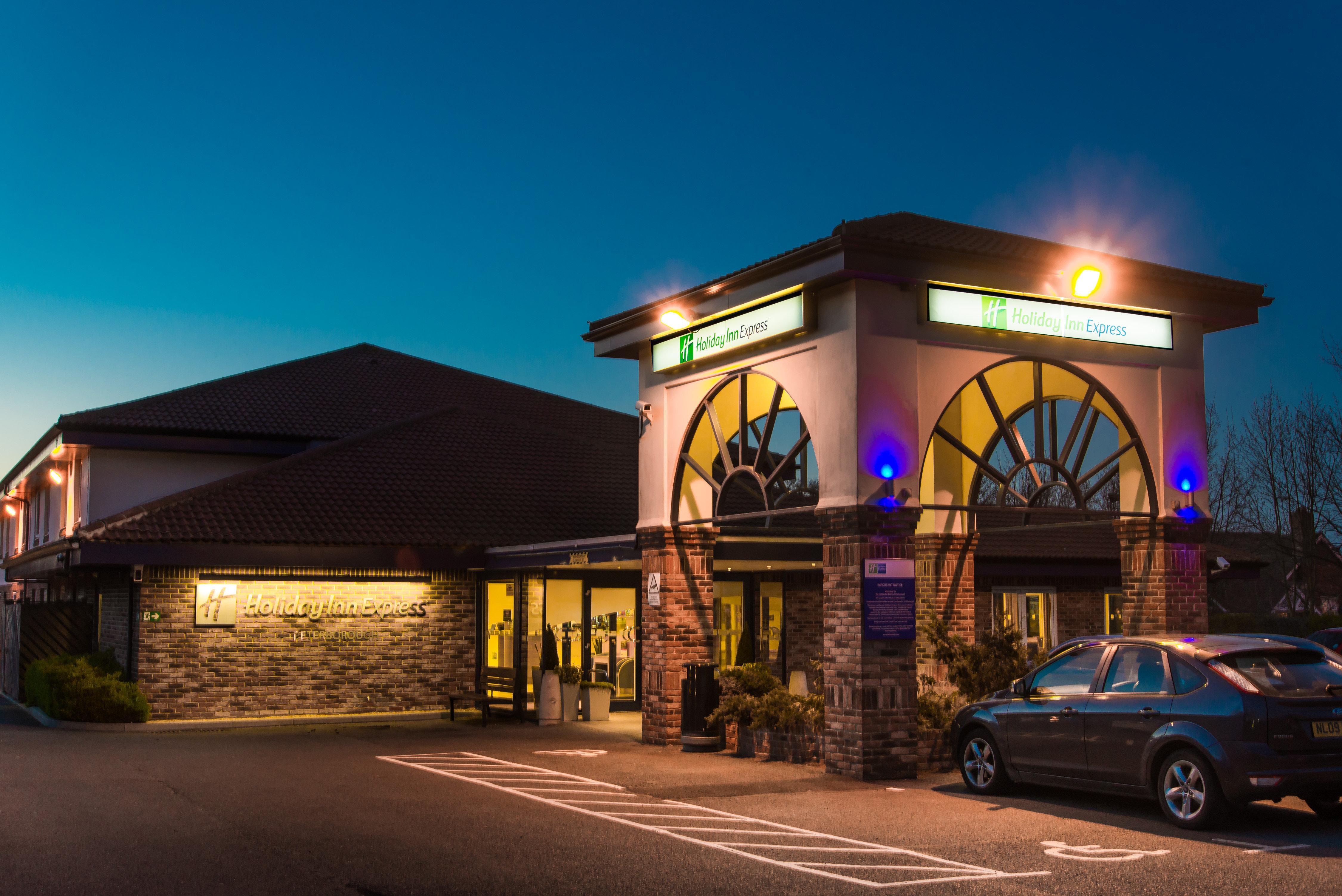 Holiday Inn Express Peterborough By Ihg Exterior foto