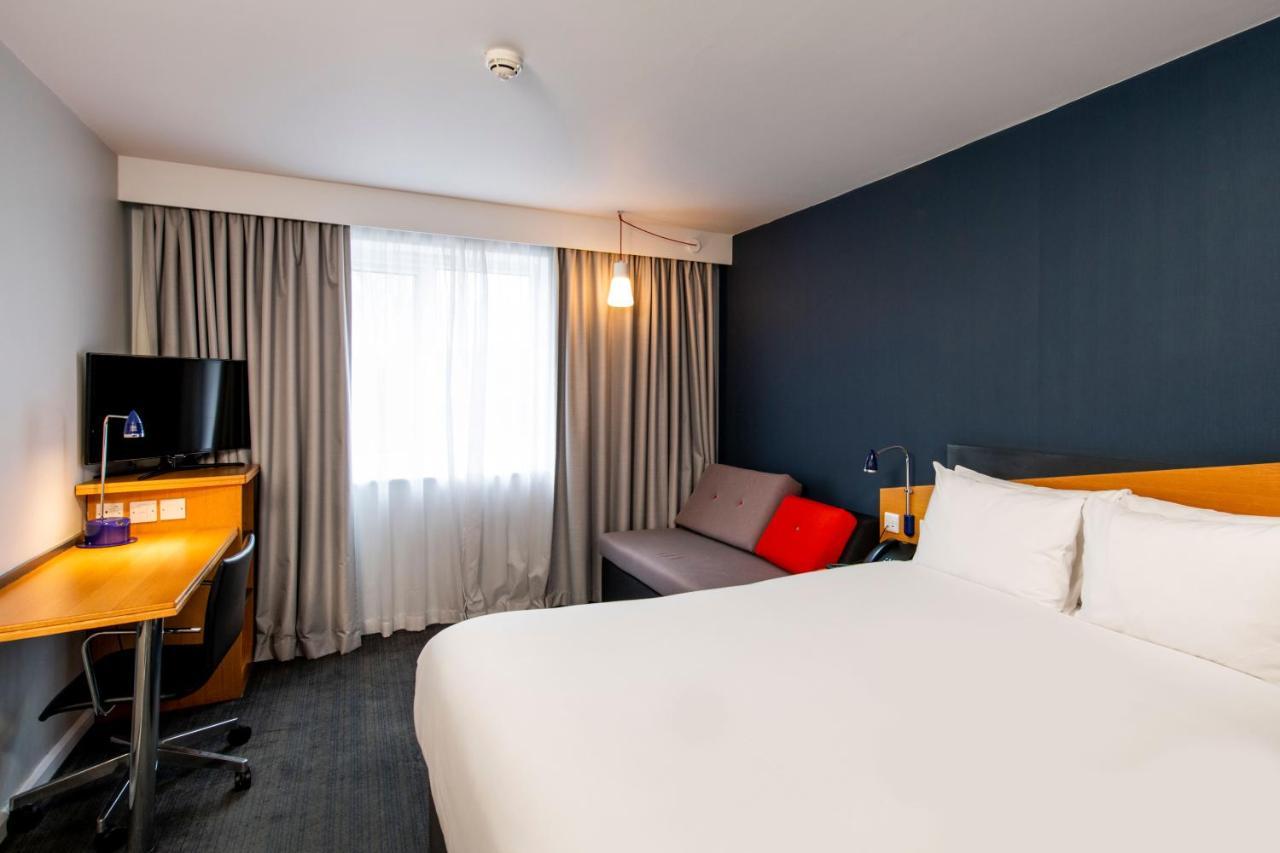 Holiday Inn Express Peterborough By Ihg Exterior foto