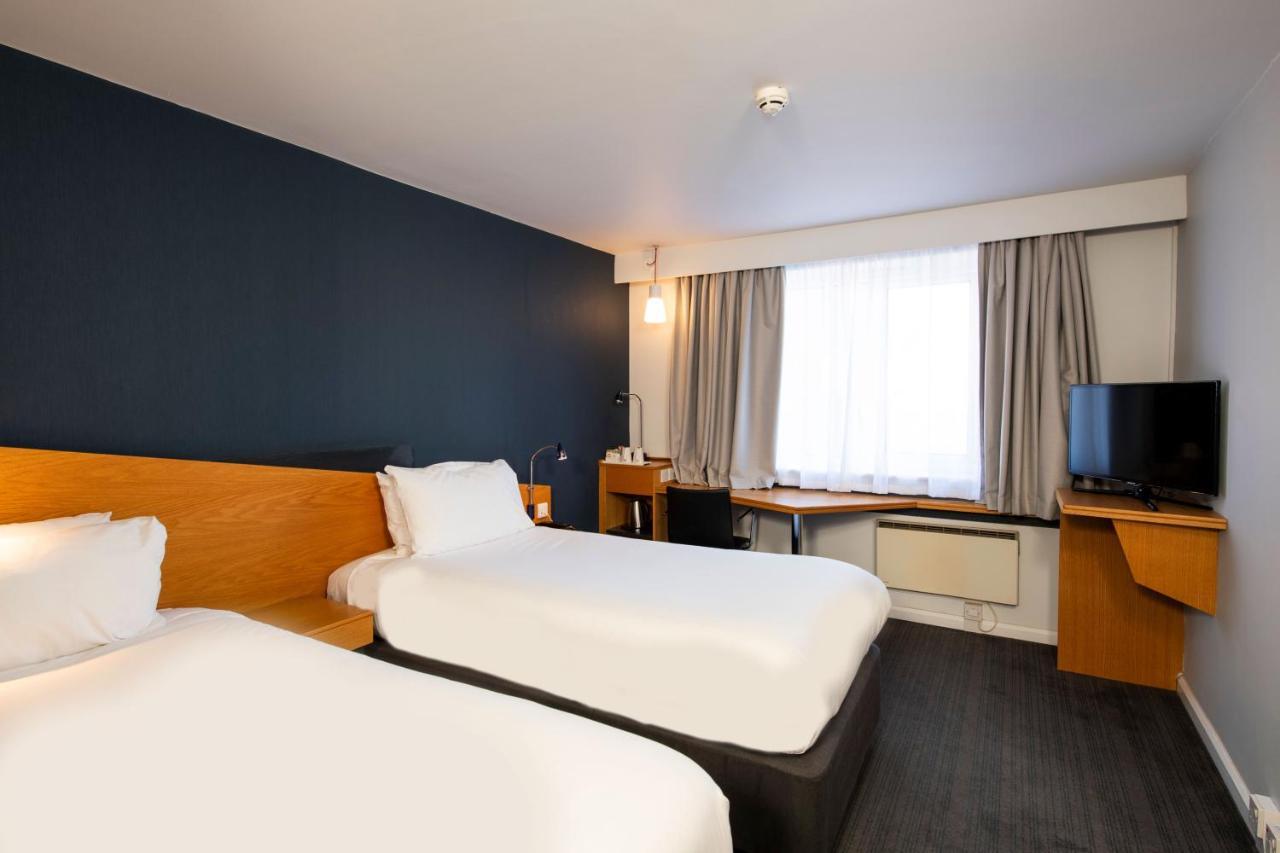 Holiday Inn Express Peterborough By Ihg Exterior foto
