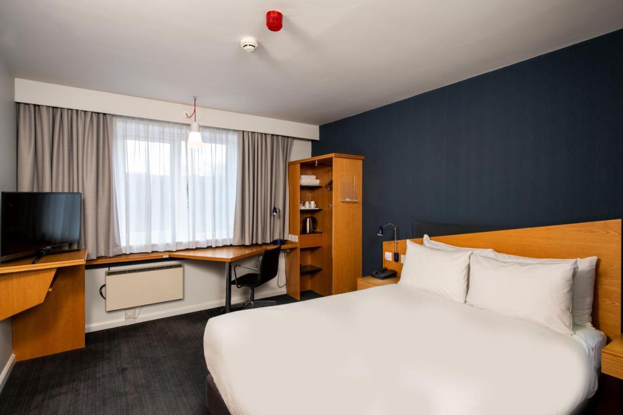 Holiday Inn Express Peterborough By Ihg Exterior foto