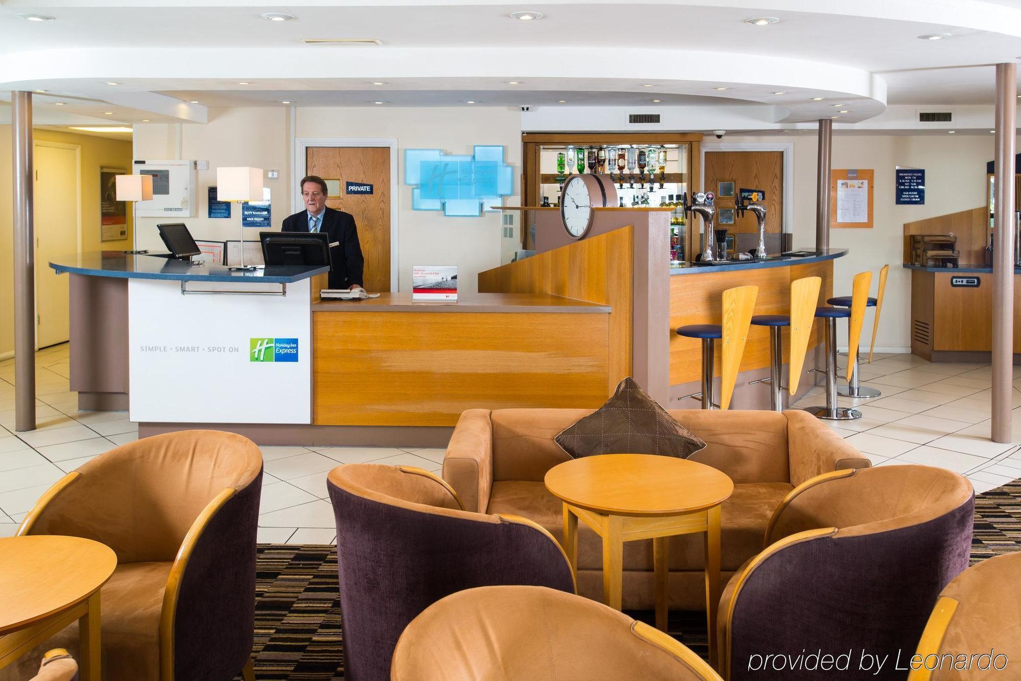 Holiday Inn Express Peterborough By Ihg Exterior foto