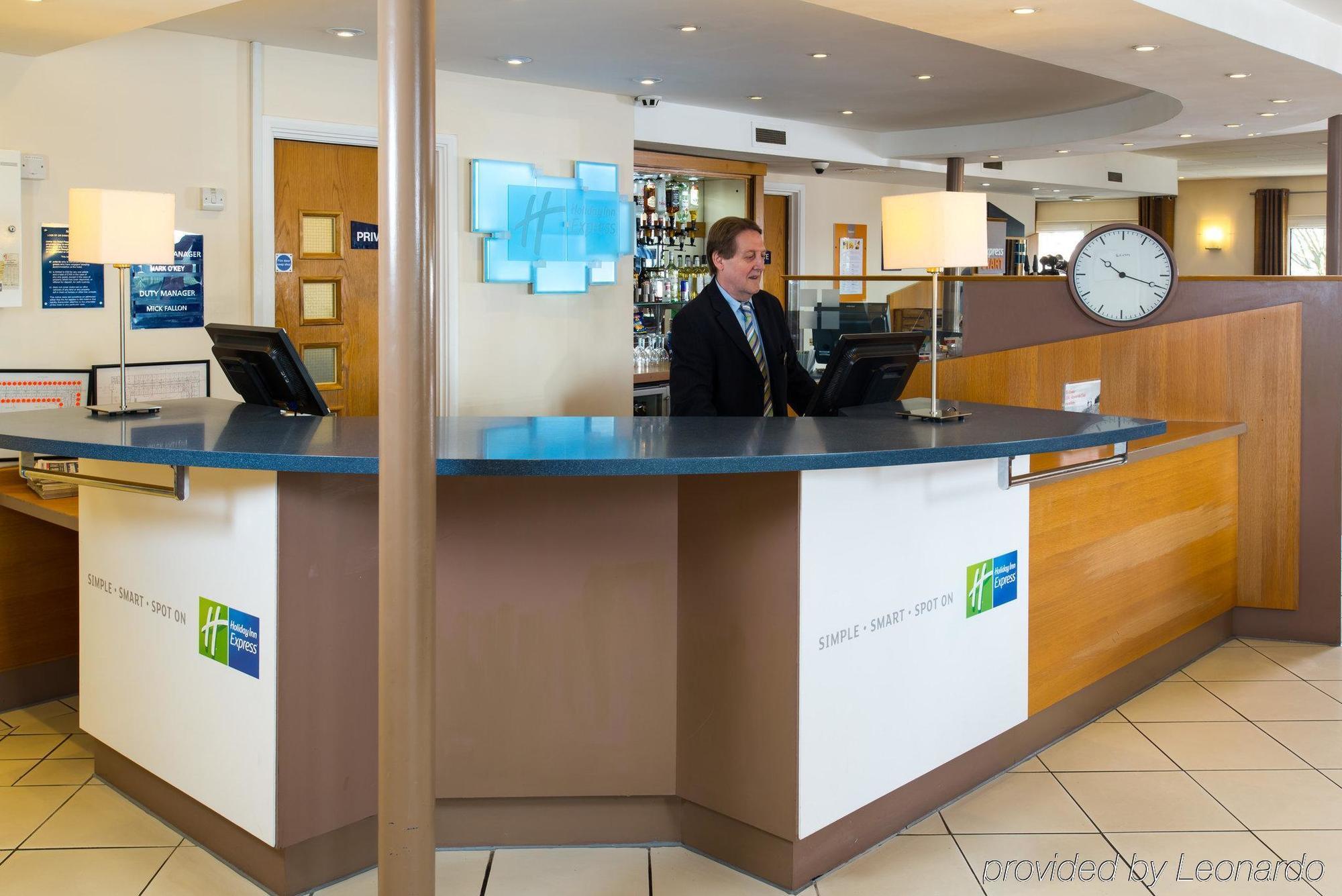 Holiday Inn Express Peterborough By Ihg Exterior foto