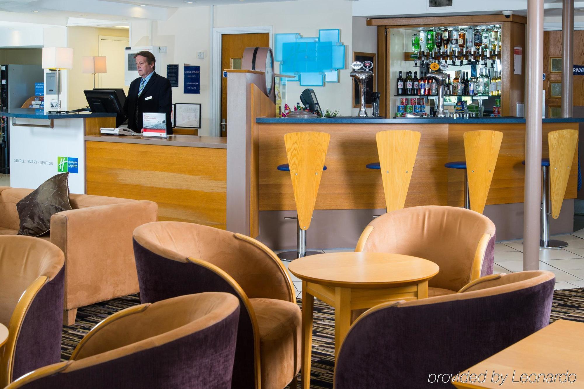 Holiday Inn Express Peterborough By Ihg Exterior foto