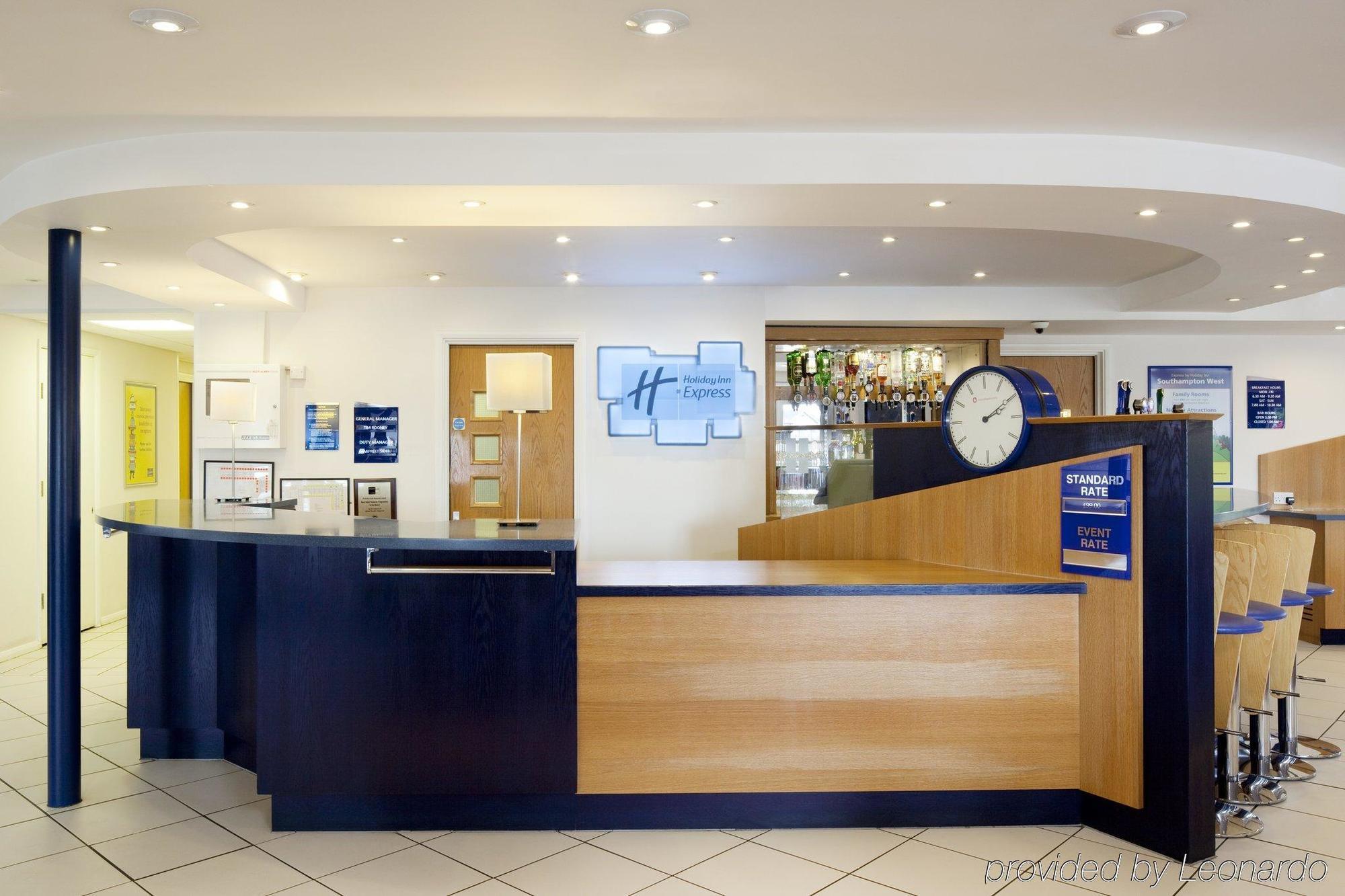 Holiday Inn Express Peterborough By Ihg Exterior foto