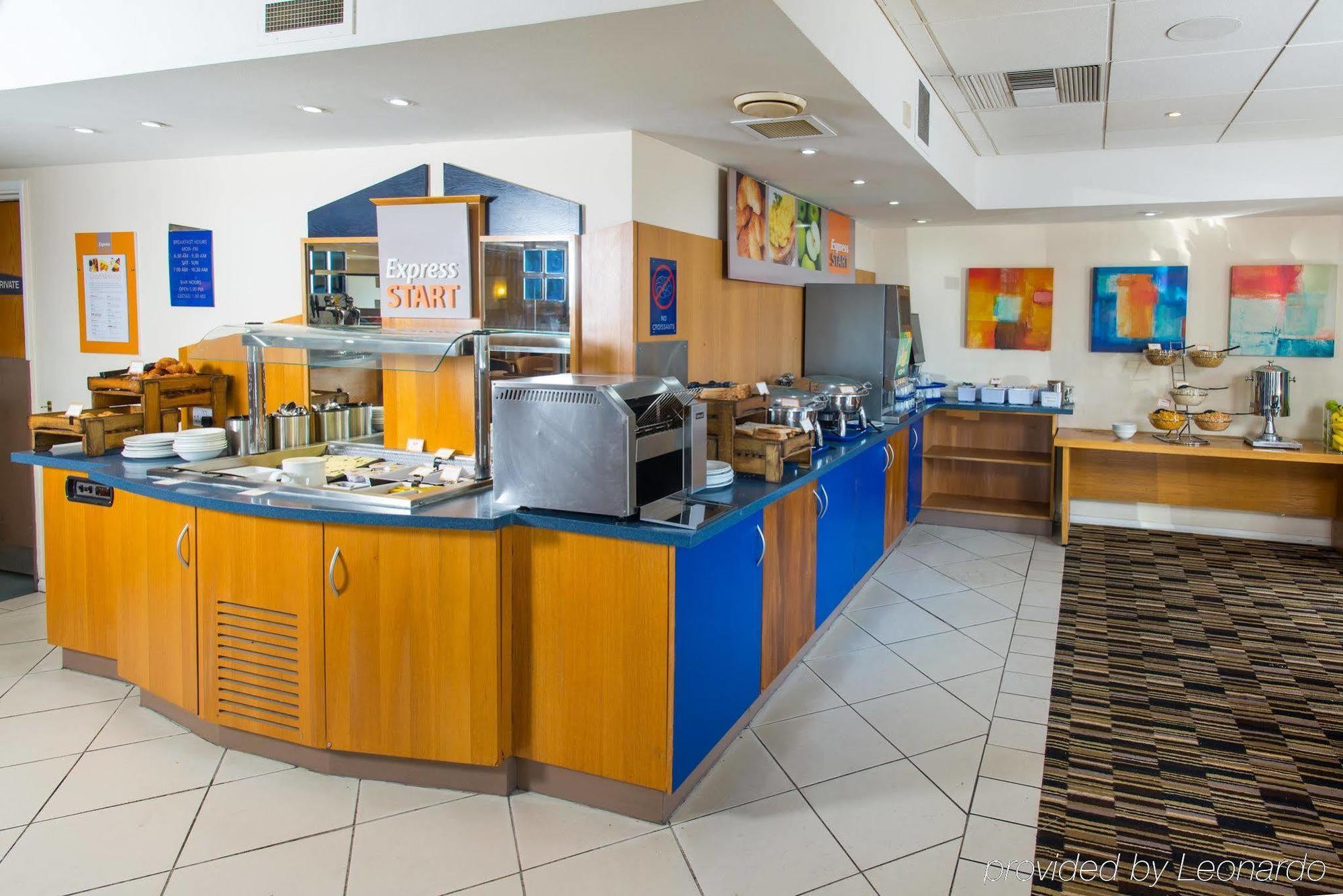 Holiday Inn Express Peterborough By Ihg Exterior foto